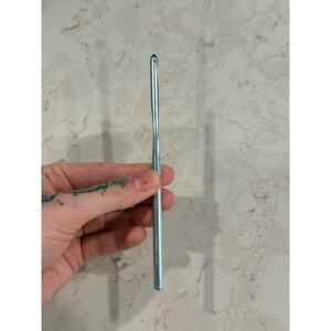 Susan Bates Silvalume Crochet Hook US I-9 5.50mm Blue Aluminum Made in Mexico
